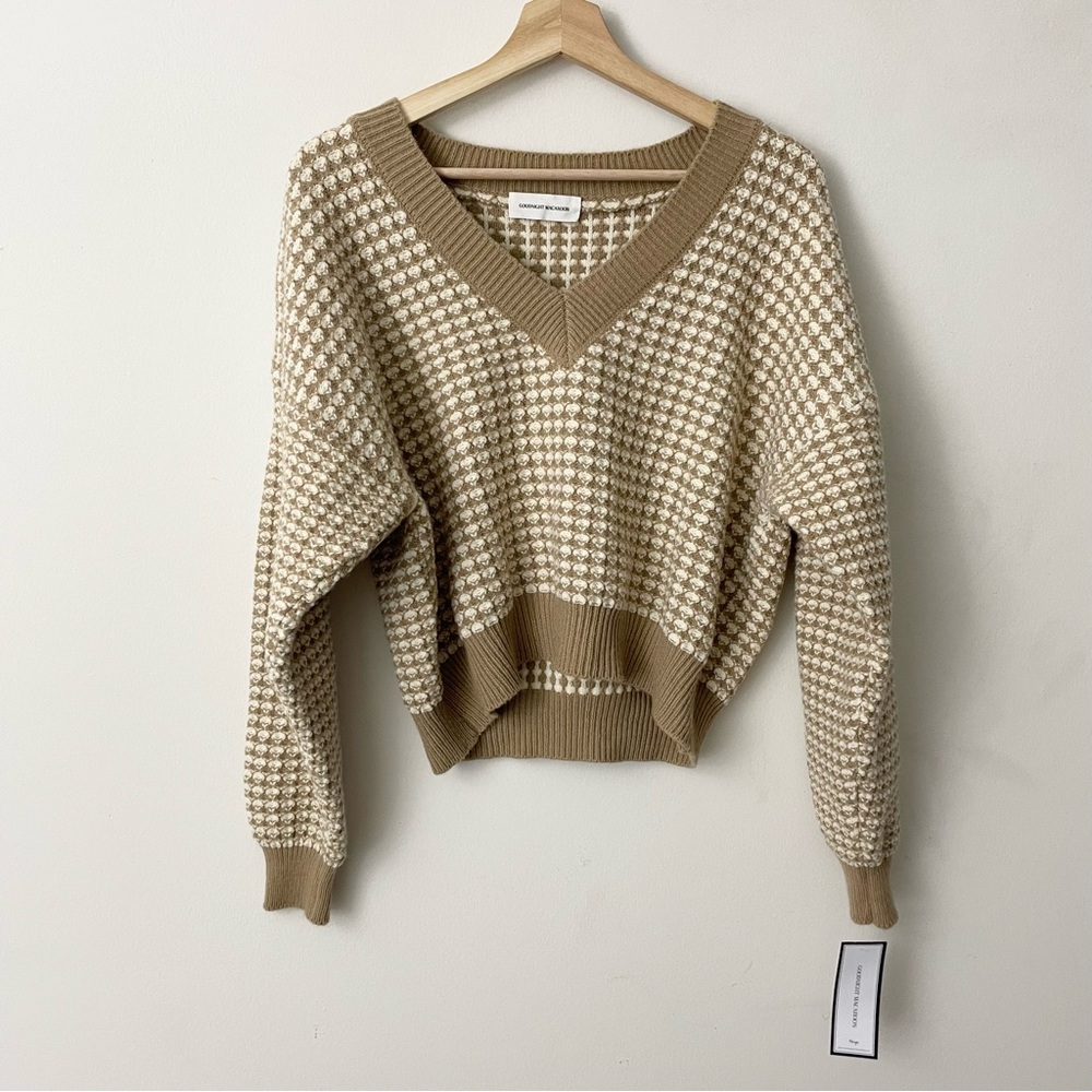 Goodnight Macaroon Brown Cream V-Neck Checkered Knit Sweater Size Medium NWT